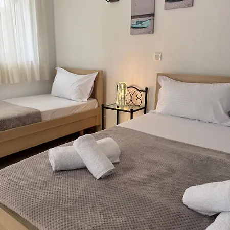 Emy'S Rooms Himare Exterior photo