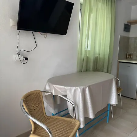 Emy'S Rooms Himare Exterior photo